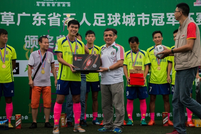 尼克斯进攻哑火半场惨败马刺27分，总决赛或延续一奇葩定律